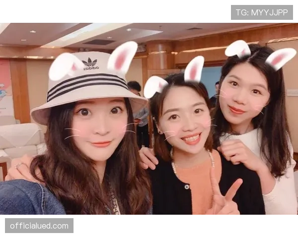 惠若琪随手晒私服，单件价格比我整月工资还高，尴尬得笑不出来